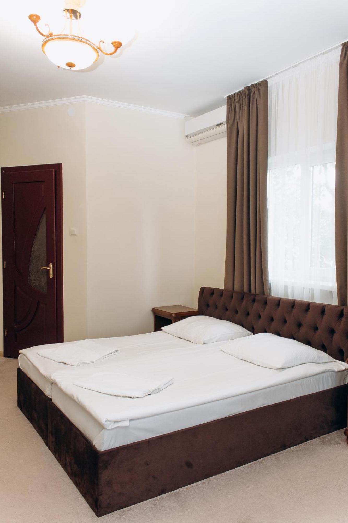 Eduard Hotel 우주고로트 외부 사진