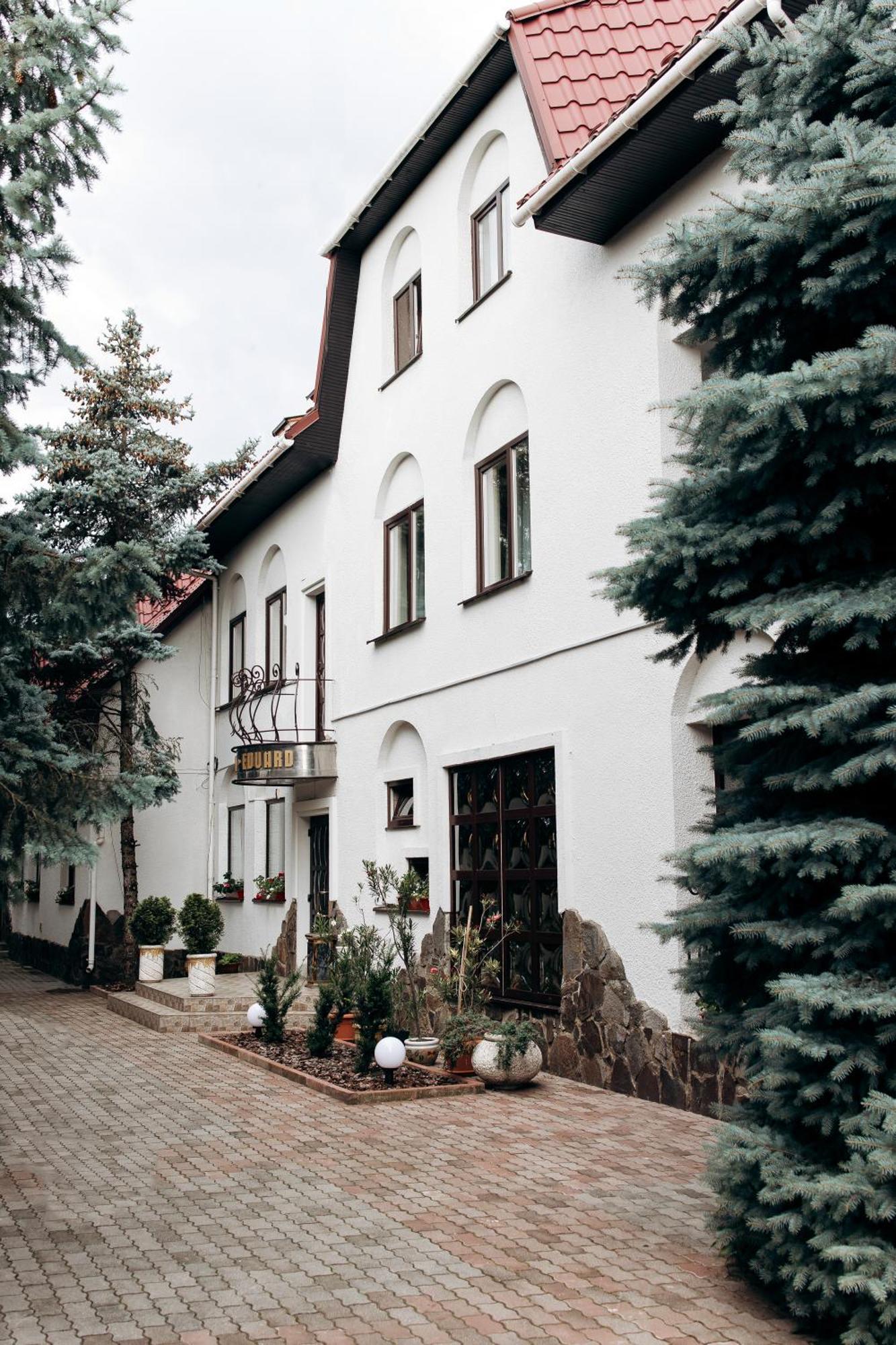Eduard Hotel 우주고로트 외부 사진